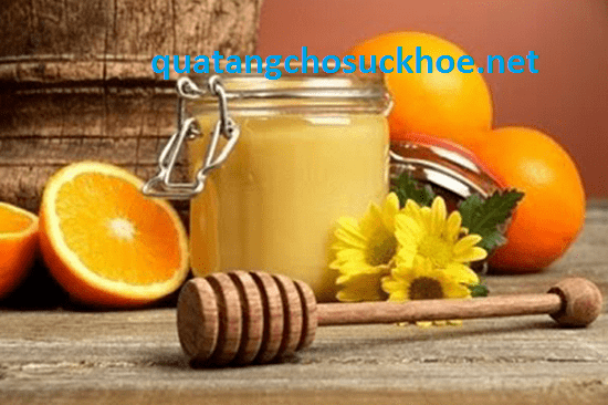 Có Nên Bôi Sữa Ong Chúa Lên Mặt Hằng để Dưỡng Da Không?